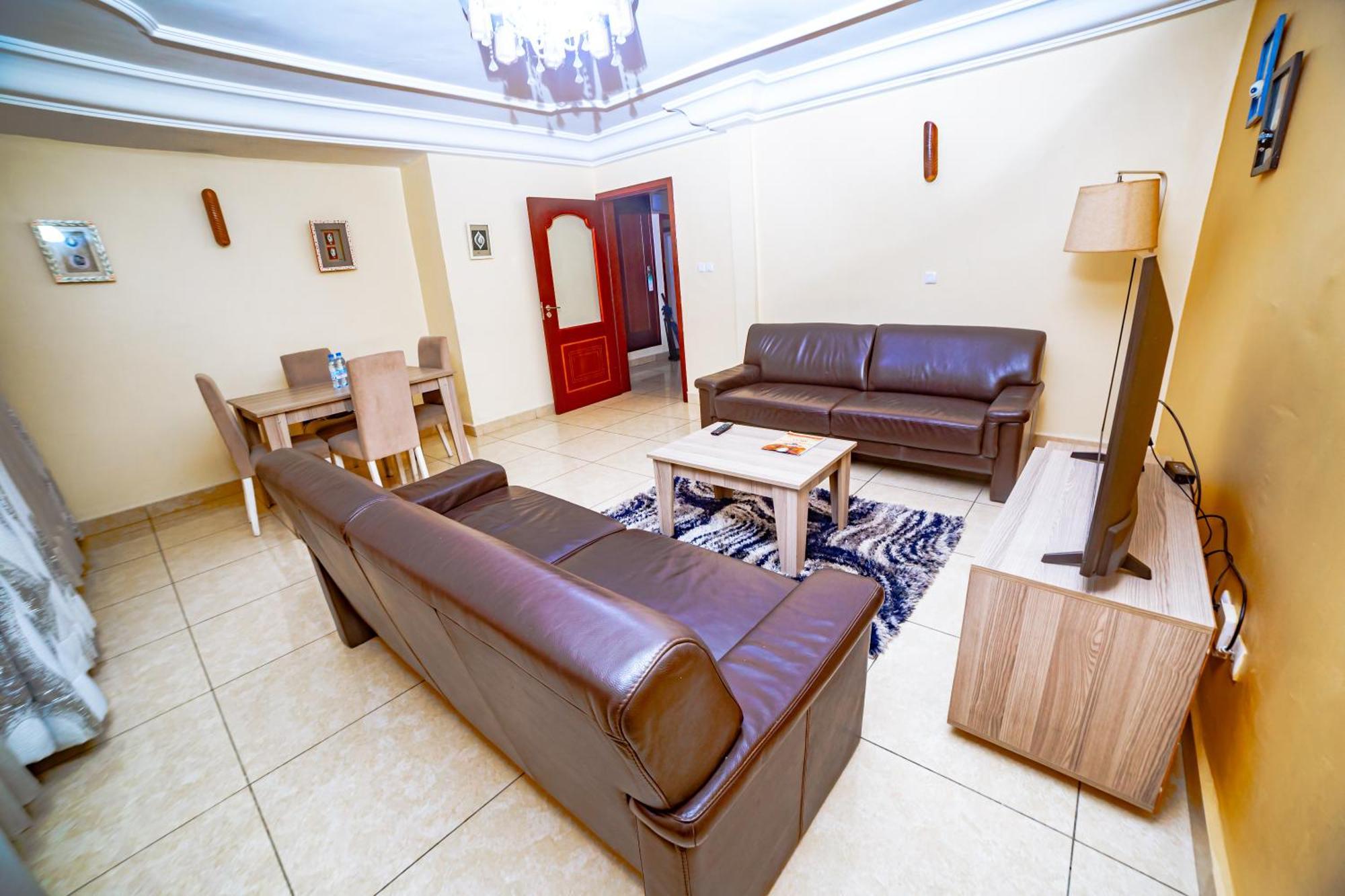 Loumia Premium Bonapriso Apartment Douala Ngoại thất bức ảnh